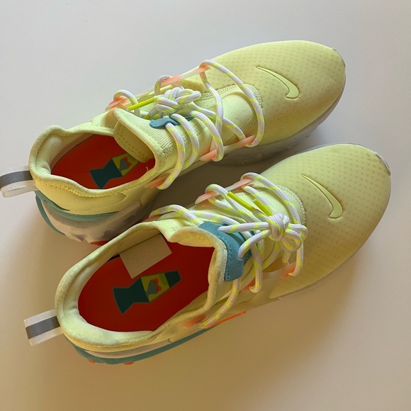 Nike React Presto “Psychedelic Lava” - Picture 4 of 6
